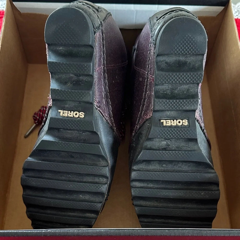 SOREL PDX Wedge Bootie in purple/dark gray with red laces, Size 8.5 - Picture 6 of 7